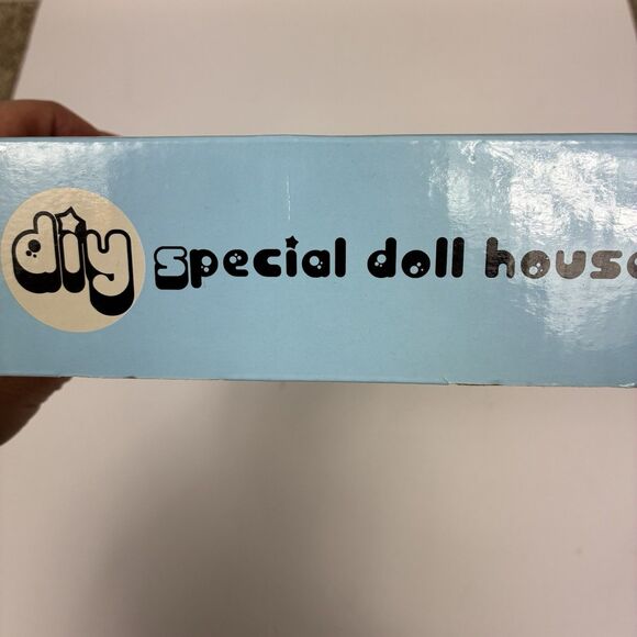 DIY Miniature Loft Apartment Dollhouse Kit 1:24 LED Crafty Christmas Gift NEW - Picture 8 of 12